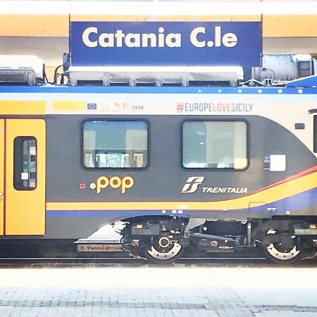 Binario 8 Catania Stazione Centrale エクステリア 写真